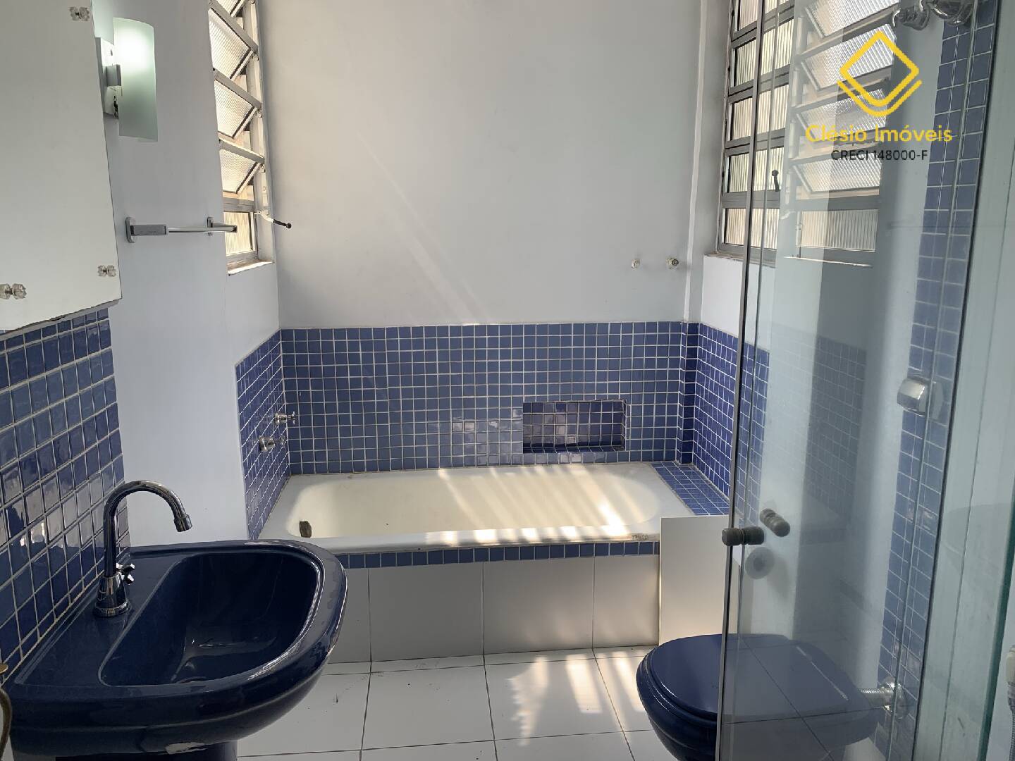Apartamento para alugar com 3 quartos, 104m² - Foto 12